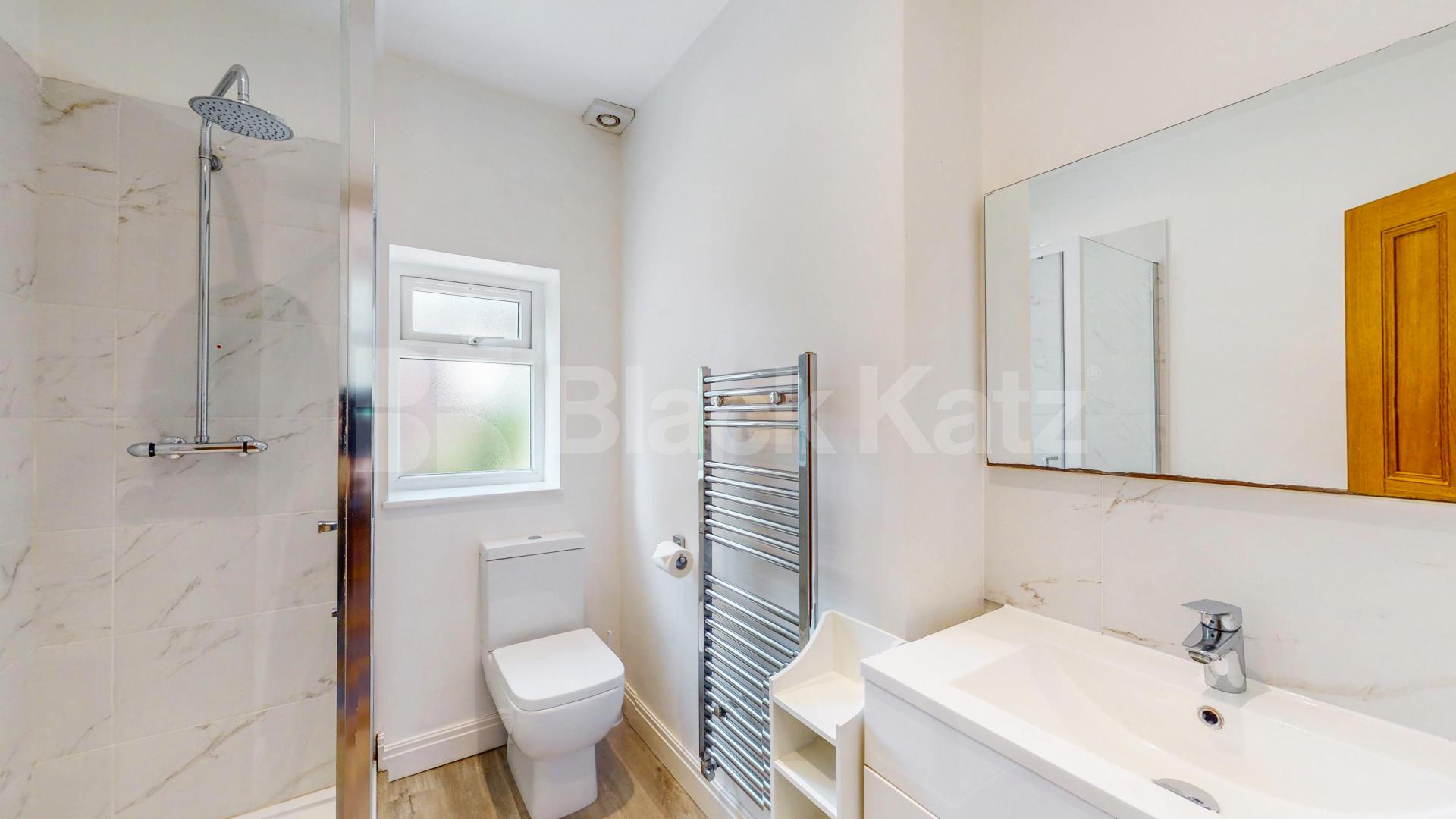 Elegant & Expansive Six Bed 4 Bath Residence with Private Garden in Holloway Mayton Street, Holloway